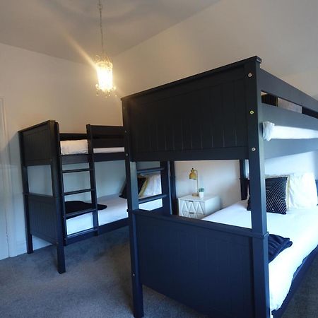 Apartment In Canford Cliffs Close To Sandbanks Beach プール エクステリア 写真