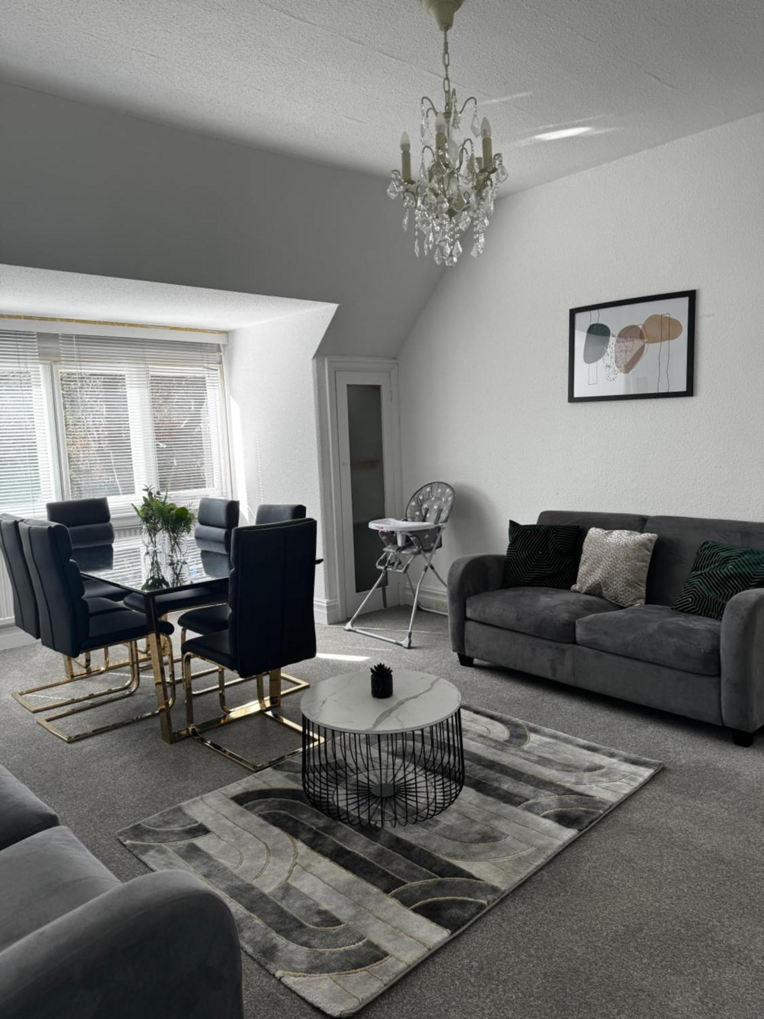 Apartment In Canford Cliffs Close To Sandbanks Beach プール エクステリア 写真